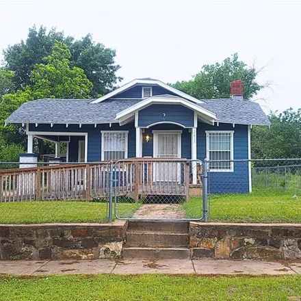 Buy this 3 bed house on 2419 Lincoln Avenue in Fort Worth, TX 76106