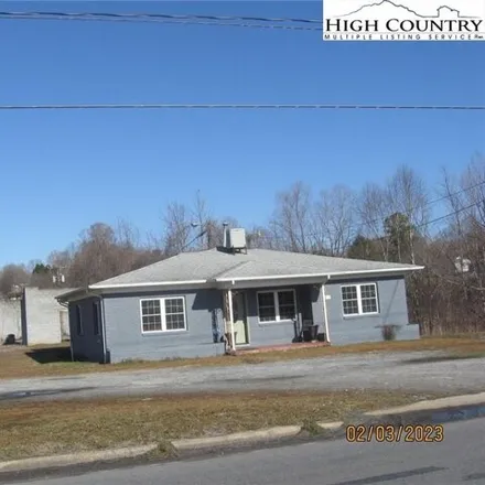 Buy this studio house on Morganton Boulevard in British Woods, Lenoir