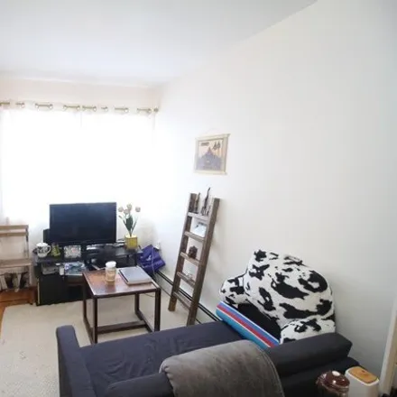 Rent this 3 bed townhouse on 982 Rogers Place in New York, NY 10459