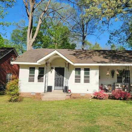 Buy this 2 bed house on 544 South Tipton Street in Covington, TN 38019