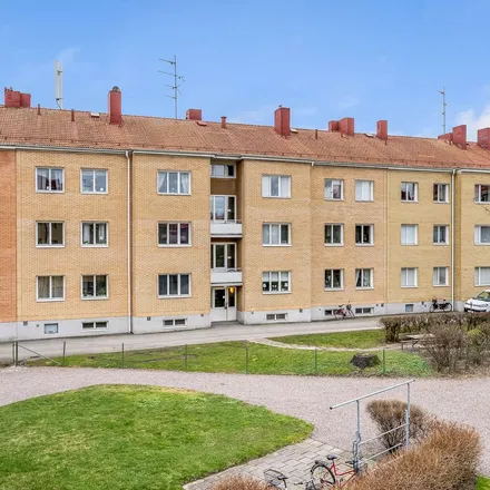 Rent this 3 bed apartment on Jacob Ekbohmsgatan 92 in 603 55 Norrköping, Sweden