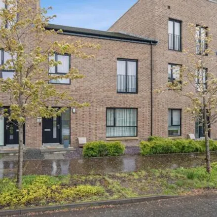 Rent this 3 bed townhouse on Sighthill Circus in Glasgow, G4 0ER