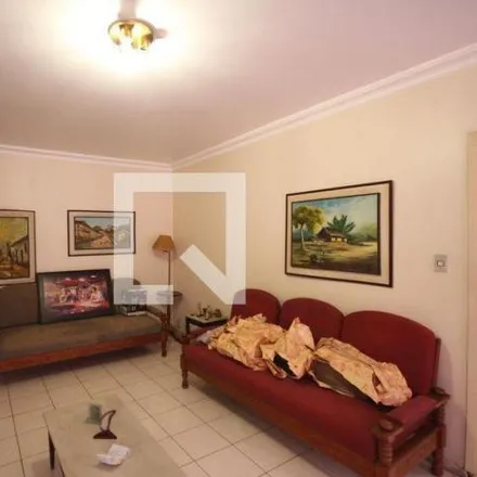 Rent this 3 bed house on Rua Teodureto Souto 747 in Cambuci, São Paulo - SP