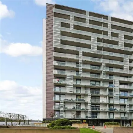 Buy this studio apartment on Meadowside Quay Walk in Thornwood, Glasgow