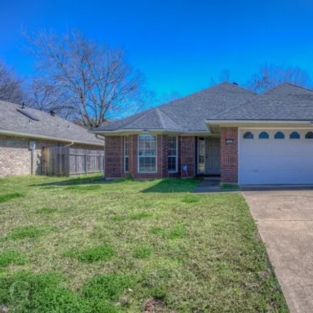 Buy this 3 bed house on 1466 Williamsburg Drive in Coleman Park, Bossier City
