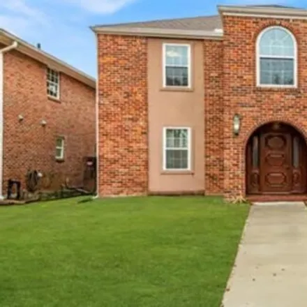 Buy this 5 bed house on 4917 Henican Place in Metairie, LA 70003