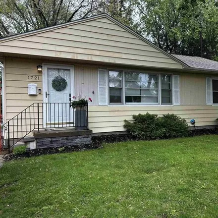 Buy this 3 bed house on 1721 West Iles Avenue in Jerome, Sangamon County