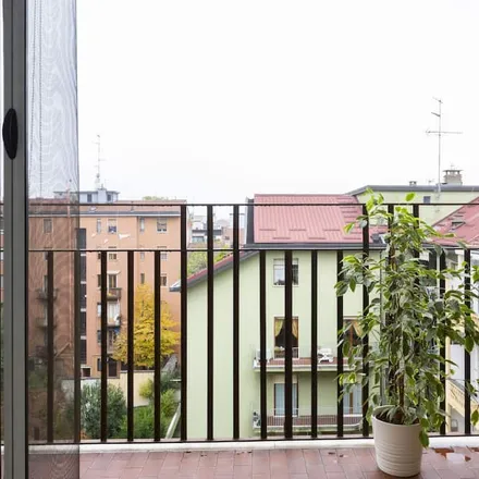 Rent this studio apartment on Via dei Carracci 10