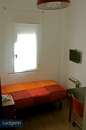 Image 2 - Ronda de Segovia, 13, 28005 Madrid, Spain - Room for rent