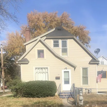 Buy this 2 bed house on 24 9th Street Northwest in Mason City, IA 50401
