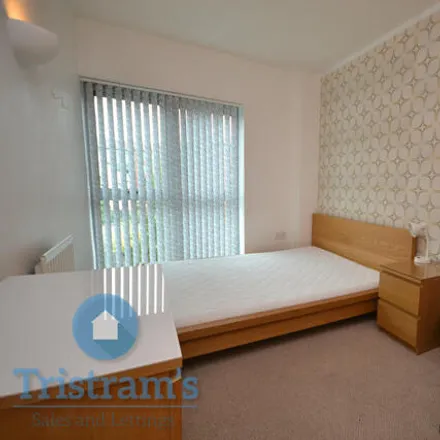 Image 3 - Portland Square, Portland Road, Nottingham, NG7 4HL, United Kingdom - Room for rent