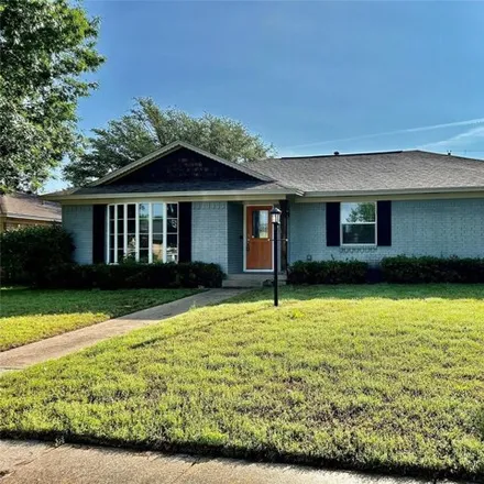 Rent this 3 bed house on 5838 Elm Lawn Street in Dallas, TX 75228