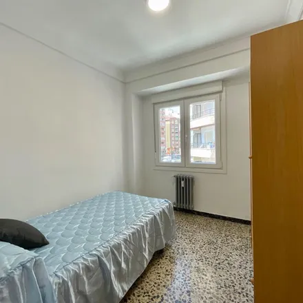 Image 7 - Calle de Bernardino Montañés, 37, 50017 Zaragoza, Spain - Apartment for rent