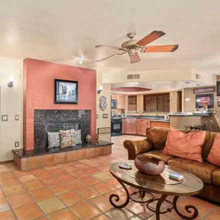 Image 7 - 1226 East Michelle Drive, Phoenix, AZ 85022, USA - House for sale