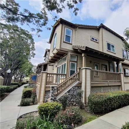 Image 1 - 596 North Pageant Drive, Orange, CA 92869, USA - Townhouse for sale