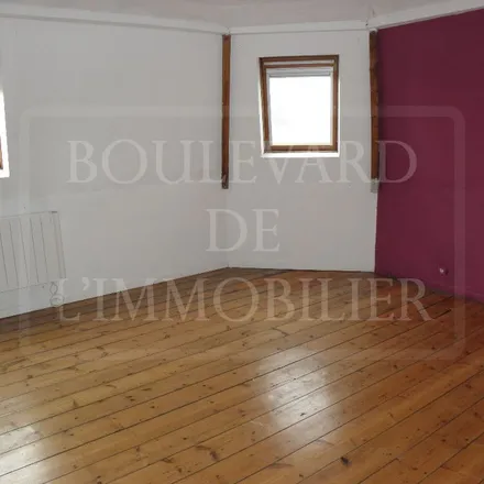 Rent this 5 bed apartment on 71 bis Rue Guy Moquet in 59420 Mouvaux, France