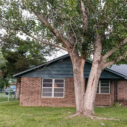 Buy this 3 bed house on 141 South Mayes Street in Pryor Creek, OK 74361
