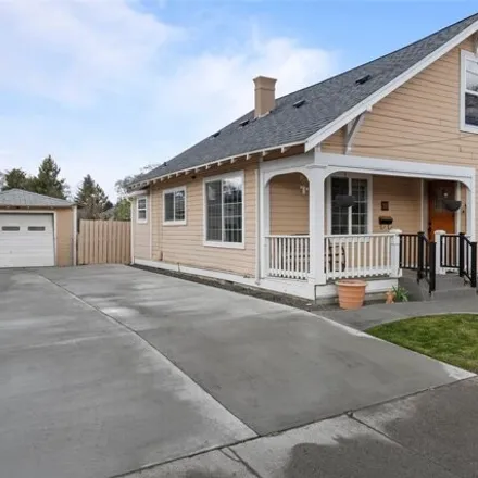 Buy this 3 bed house on 18 South Roosevelt Street in Walla Walla, WA 99362