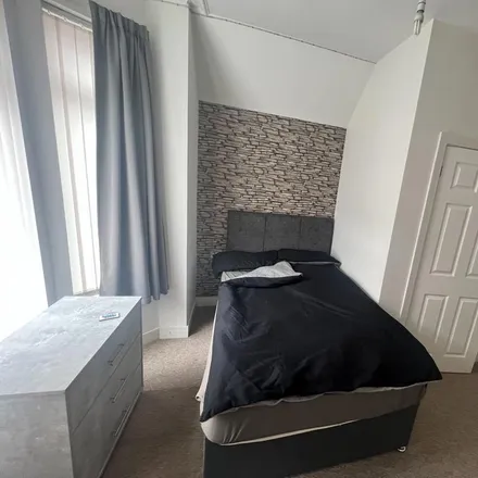 Rent this 1 bed room on Earlesmere Avenue in Doncaster, DN4 0QG