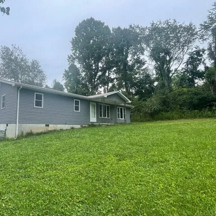 Image 1 - 826 Old Poplar Cove Road, Fentress County, TN 38556, USA - House for sale