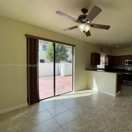 Image 7 - 3340 West 90th Street, Hialeah, FL 33018, USA - Townhouse for sale