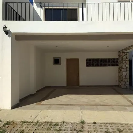 Buy this 3 bed house on Avenida Ingeniero Mario Arturo Huerta Sánchez in Florida, 82000 Mazatlán