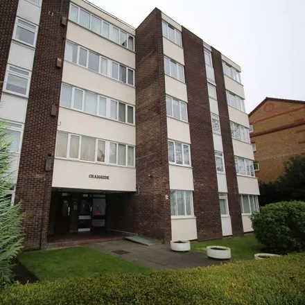 Rent this 3 bed apartment on Galsworthy Road in London, KT2 7QU