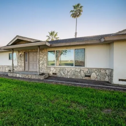 Image 1 - 29800 Road 60, Visalia, California, 93291 - House for sale
