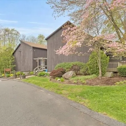 Buy this 1 bed house on 14D Country Squire Drive in Cromwell, CT 06416