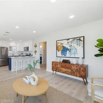 Image 1 - 1275 West 25th Street, Los Angeles, CA 90731, USA - House for sale