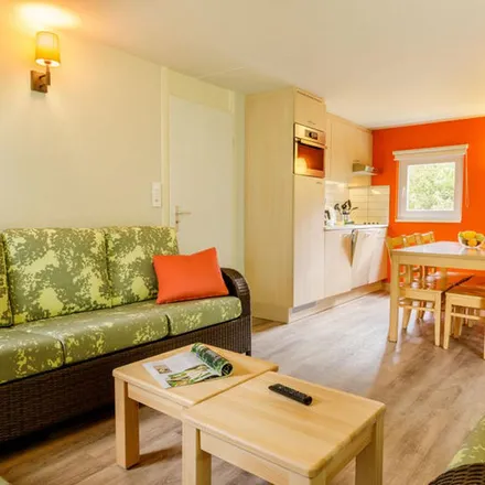 Rent this 3 bed townhouse on Conducteurs d'engins de chantier in Ville-du-Bois, 6690 Vielsalm