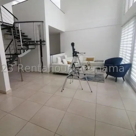 Rent this 4 bed house on Calle Romans in Versalles I, Don Bosco