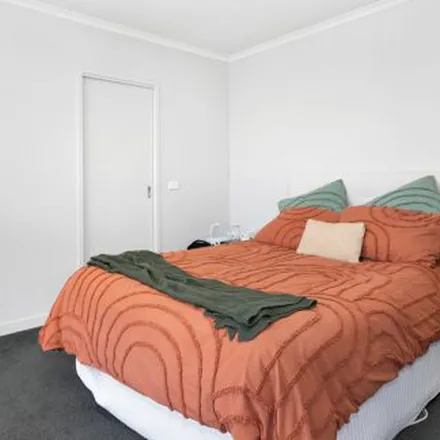 Image 7 - Creekstone Drive, Alfredton VIC 3350, Australia - Apartment for rent