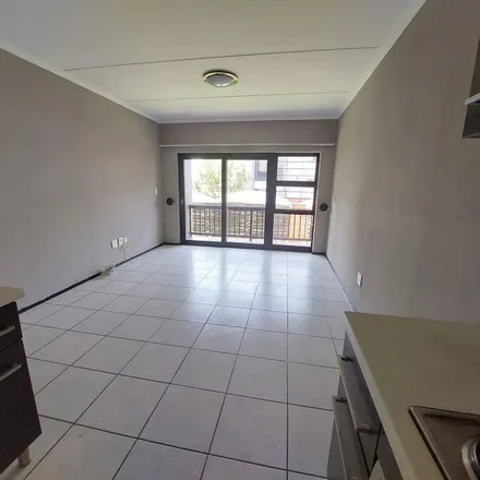 Image 2 - Carlin Terrace, Townsview, Johannesburg, 2001, South Africa - Townhouse for rent