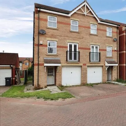 Buy this 2 bed townhouse on Turnberry Mews in Hatfield, DN7 5RZ