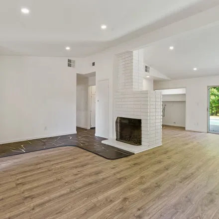 Image 3 - 22909 Cantlay Street, Los Angeles, CA 91307, USA - House for sale
