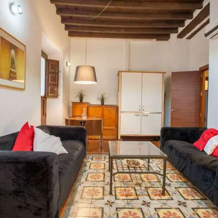 Image 3 - 7 Gatos, Calle Montalbán, 18002 Granada, Spain - Apartment for rent