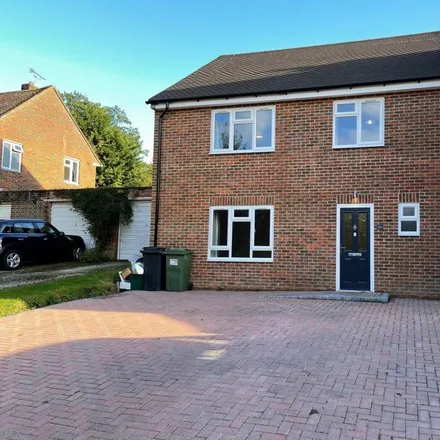 Rent this 3 bed house on Three Acre Road in Newbury, RG14 7AN