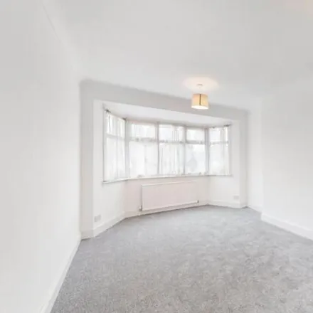 Image 6 - Quantock Gardens, London, NW2 1PJ, United Kingdom - Duplex for sale