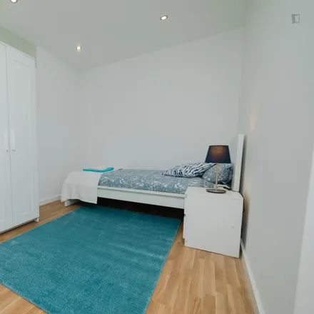 Rent this 5 bed room on Rua Professor Agostinho da Silva in 4250-024 Porto, Portugal