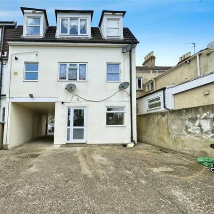 Image 8 - Mayfield Guesthouse, Kingswood Road, Gillingham, ME7 1DZ, United Kingdom - Apartment for rent
