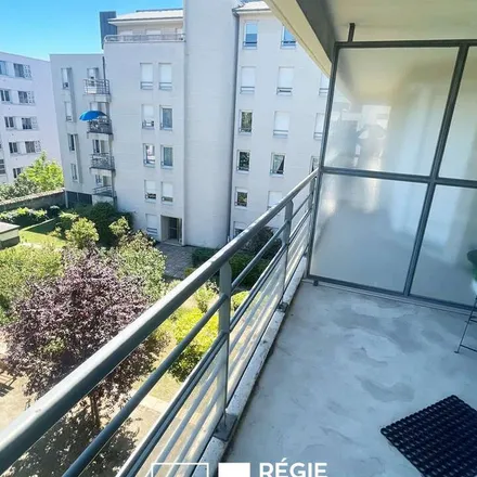 Image 3 - 2 Place Sathonay, 69001 Lyon, France - Apartment for rent