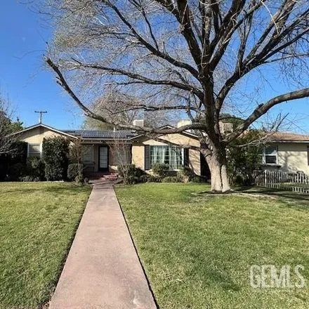 Rent this 3 bed house on 359 Beech Street in Bakersfield, CA 93304