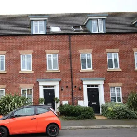 Buy this 3 bed townhouse on 5 Myrtlebury Way in Exeter, EX1 3GF