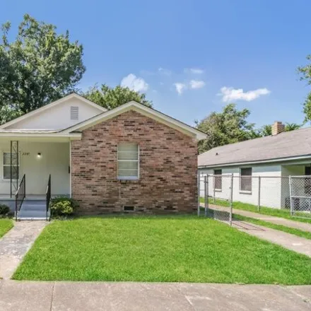 Buy this 2 bed house on 2273 Marble Avenue in Hollywood, Memphis