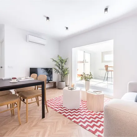 Rent this 2 bed apartment on Club Deportivo Sombra y Sparring in Calle de Herreros de Tejada, 16