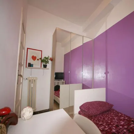 Image 5 - Via Giorgio Jan 5, 20129 Milan MI, Italy - Room for rent
