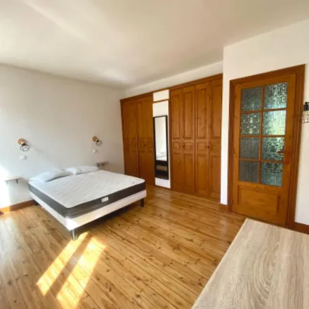Rent this 1 bed apartment on 38 Boulevard Desaix in 63200 Riom, France