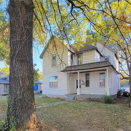 Buy this 4 bed house on 705 East Madison Avenue in Iola, KS 66749