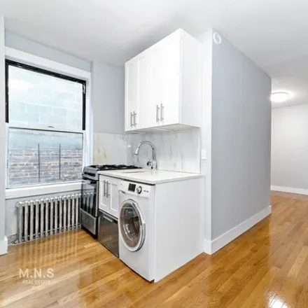 Rent this 1 bed house on 316 East 117th Street in New York, NY 10035